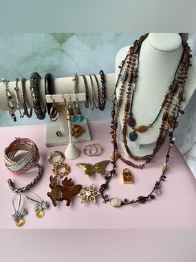 28pc Costume Jewelry Lot Bracelets Brooches Necklaces Nakamol Vintage Reseller